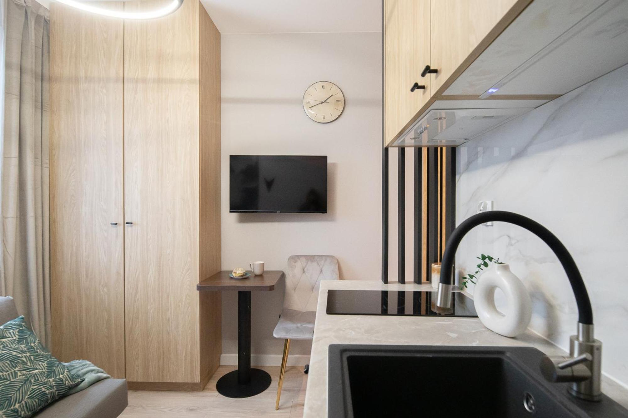 Ministudios Ursus Βαρσοβία Εξωτερικό φωτογραφία